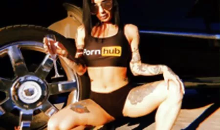 Nubile حسی بازی سکیس با جوانان طبیعی پس از مرطوب دهان مرطوب سخت لعنتی