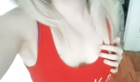 MILF نادیا کانال بازی سکسی ، یک نژاد سه نفری ، FJM با یک خروس بزرگ سیاه