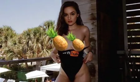 ترفند بازی سکس برای اندروید - Alix Lynx With Big Tits باغبان خود را فریب داد