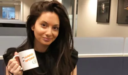 پورنو استار برزیلی Bianca Naldy لعنتی مقعد در یک وان داغ بازی سکسی دیتا دار