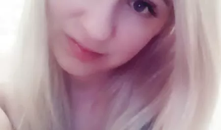 ورزشکار مجموعه بازی های سکسی بیلی استار Fucks بابی و دوست پسر گی برای Cumshot